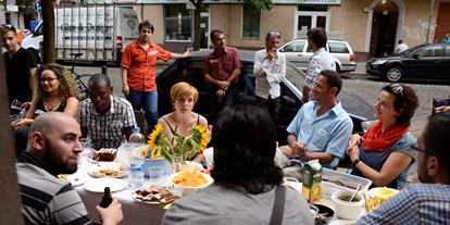 Ehrenamt - Arbeit mit: Flüchtlinge - Deutschland - Sommerfest III, L. Kilian - Start with a Friend - Standort Berlin