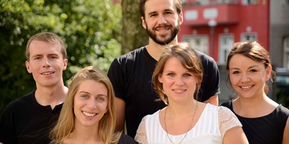 Ehrenamt - Arbeit mit: Flüchtlinge - Team, L. Kilian - Start with a Friend - Standort Berlin