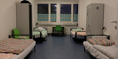 Ehrenamt - Arbeit mit: Suchtkranke - Deutschland - Nachtschichten in der ganzjährigen Notübernachtung beim strassenfeger e.V.