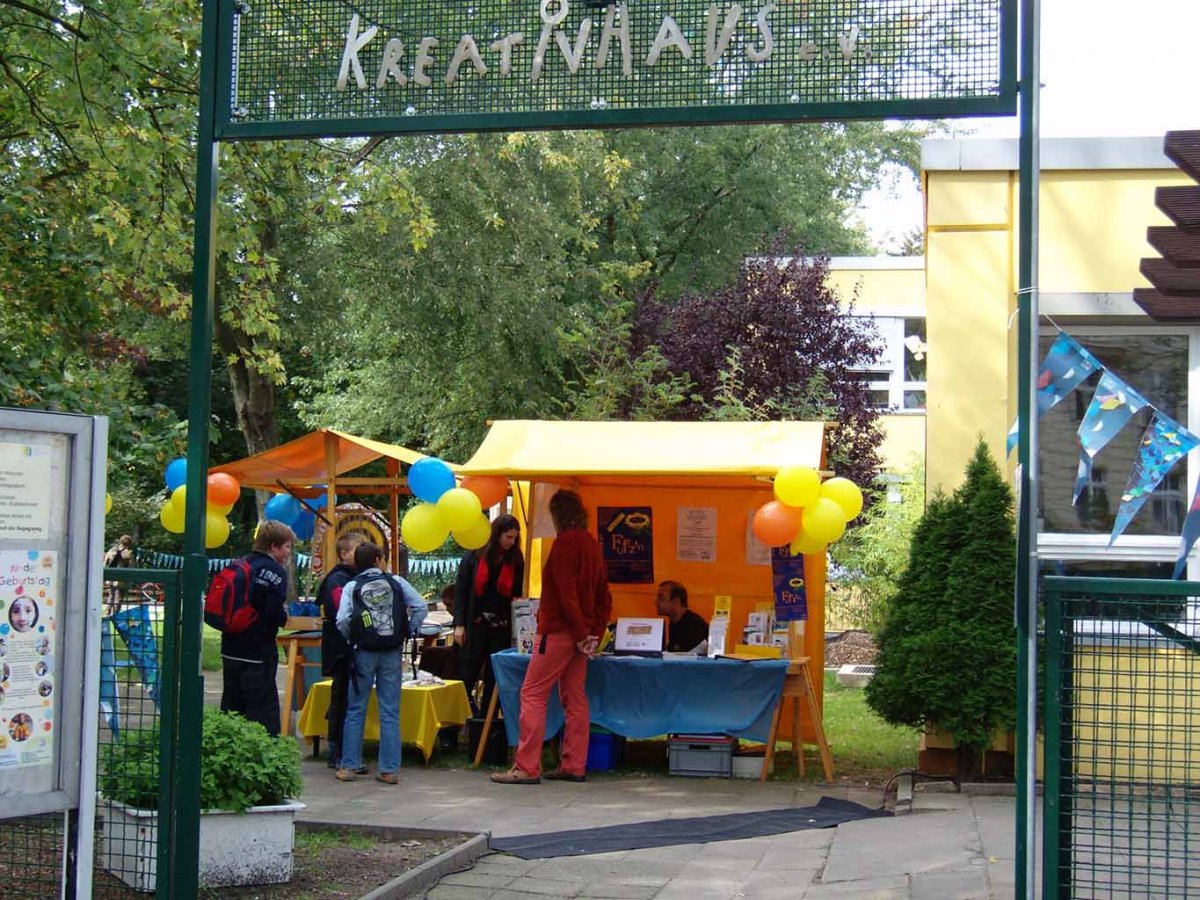 Ehrenamt - Arbeit mit: ältere Menschen - Bild vom Kreativhaus Berlin - copyright: kreativhaus-berlin.de - AK der Berliner Mehrgenerationenhäuser 